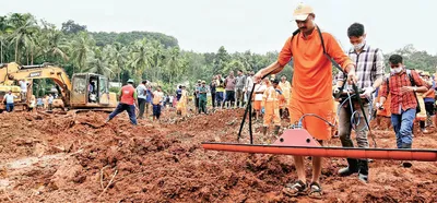 മുണ്ടക്കൈ  ചൂരല്‍മല  പുഞ്ചിരിമട്ടം മേഖലയില്‍ ജീവന്റെ തുടിപ്പ് കണ്ടെത്താന്‍ റഡാര്‍ പരിശോധന