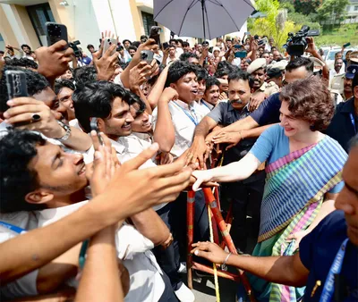 പ്രിയങ്കാ ഗാന്ധി തിരഞ്ഞെടുപ്പ് പ്രചാരണത്തിനായി വയനാട്ടിലെത്തി