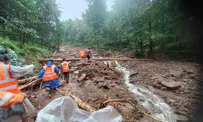 ഉരുള്‍പൊട്ടല്‍  ചാലിയാര്‍ പുഴയില്‍ നിന്നും ആറ് മൃതദേഹങ്ങള്‍ കണ്ടെത്തി